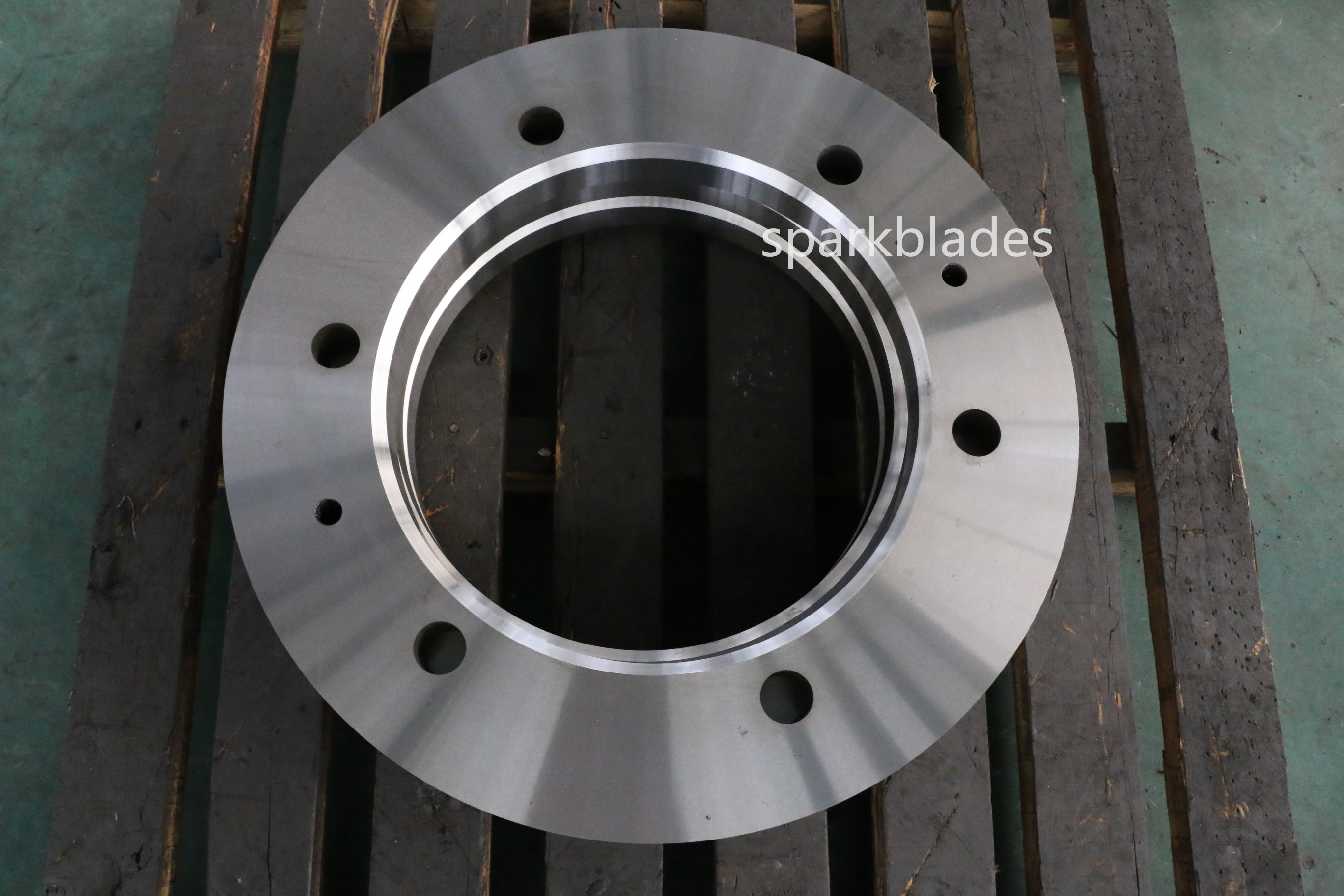 Rolling shear blade for cutting steel plate